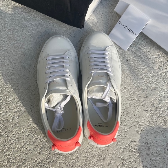 Givenchy Women Urban street leather sneakers size 38 - Picture 3 of 11